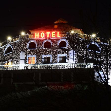 Amrots Hotel Vayk Exterior photo