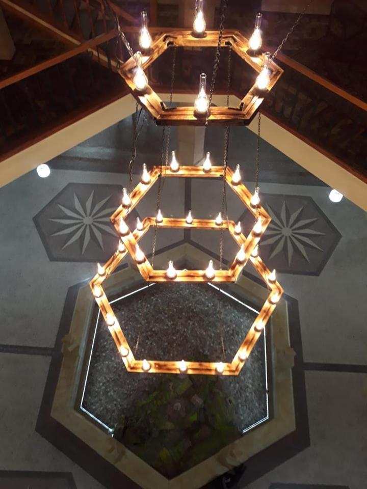 Amrots Hotel Vayk Exterior photo